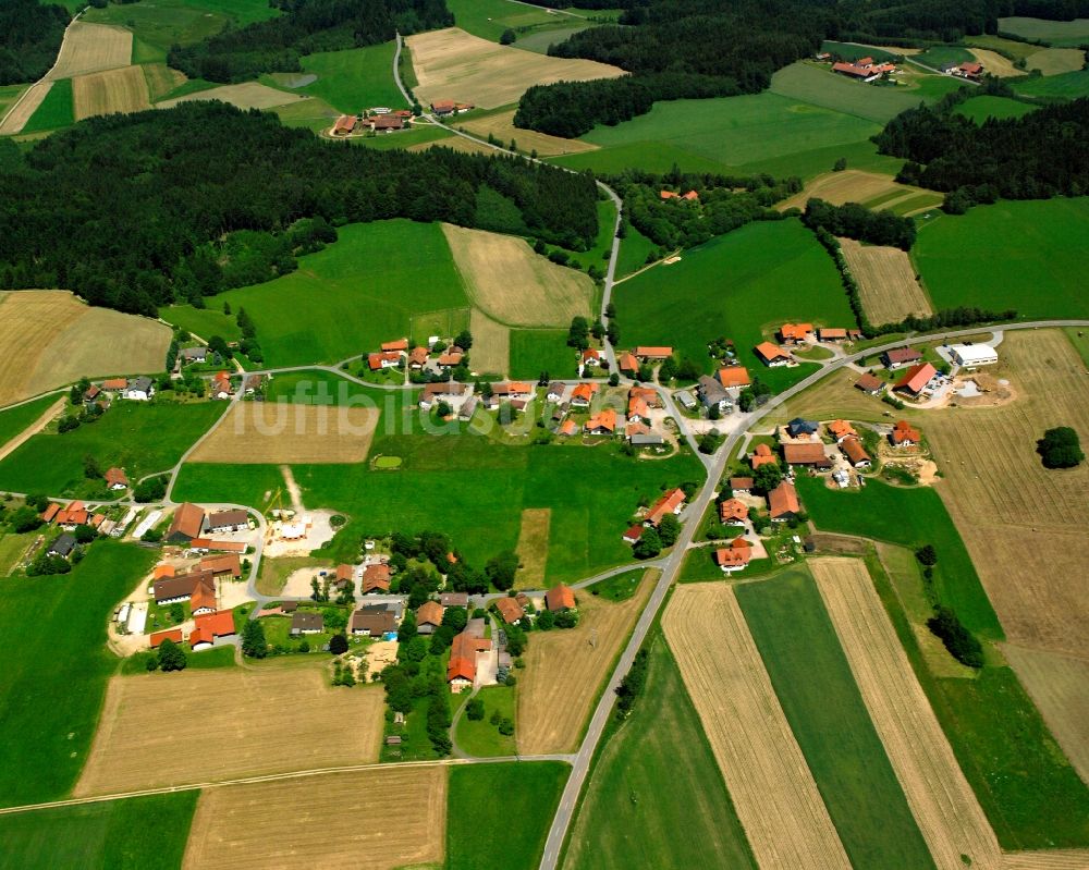 Luftbild Geraszell - Dorfkern am Feldrand in Geraszell im Bundesland Bayern, Deutschland