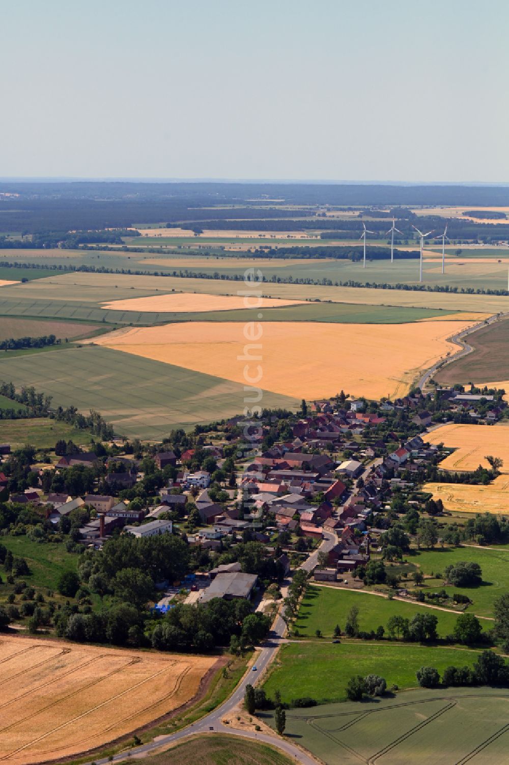 Luftbild Globig - Dorfkern am Feldrand in Globig im Bundesland Sachsen-Anhalt, Deutschland