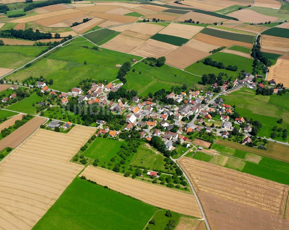 Luftaufnahme Günzkofen - Dorfkern am Feldrand in Günzkofen im Bundesland Baden-Württemberg, Deutschland