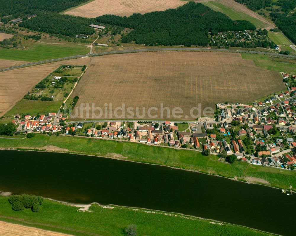 Luftaufnahme Gohlis - Dorfkern am Feldrand in Gohlis im Bundesland Sachsen, Deutschland