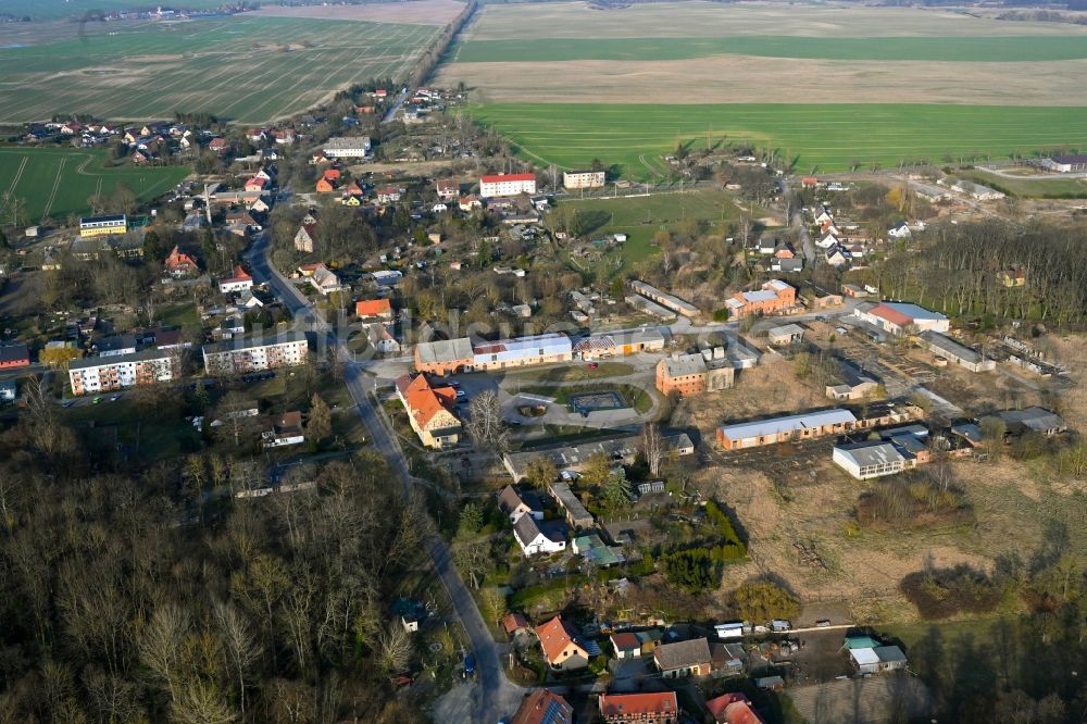 Gollmitz von oben - Dorfkern am Feldrand in Gollmitz im Bundesland Brandenburg, Deutschland