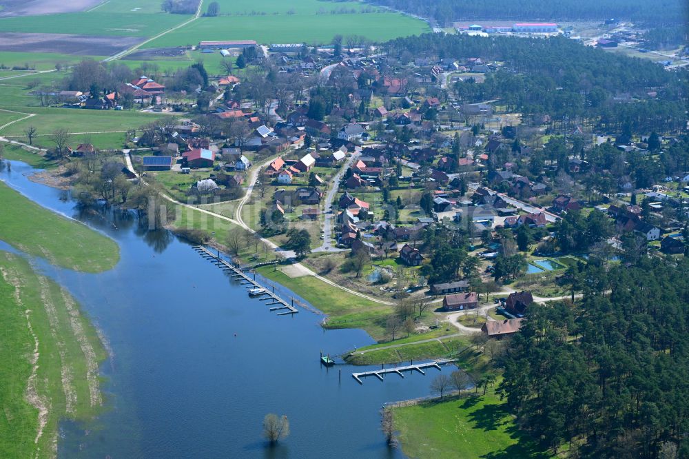 Gorleben von oben - Dorfkern am Feldrand in Gorleben im Bundesland Niedersachsen, Deutschland