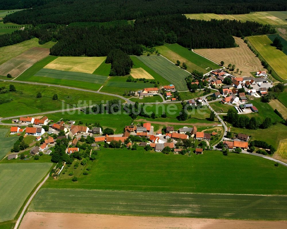 Luftbild Gräbenwinden - Dorfkern am Feldrand in Gräbenwinden im Bundesland Bayern, Deutschland