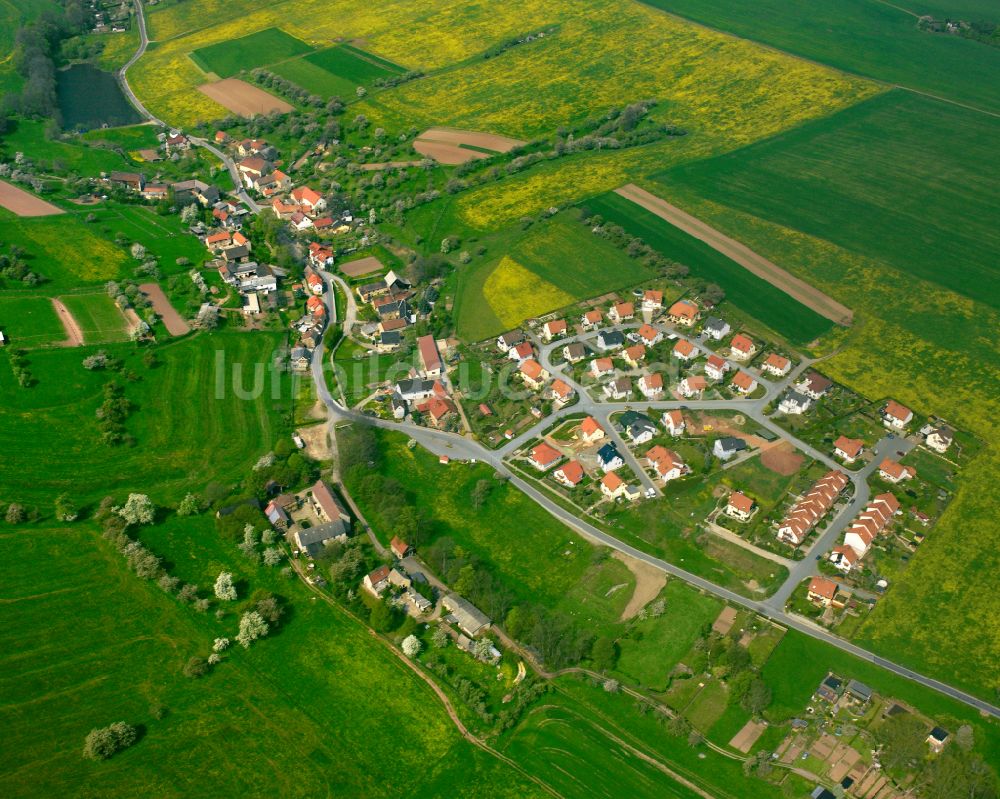 Grüna von oben - Dorfkern am Feldrand in Grüna im Bundesland Thüringen, Deutschland