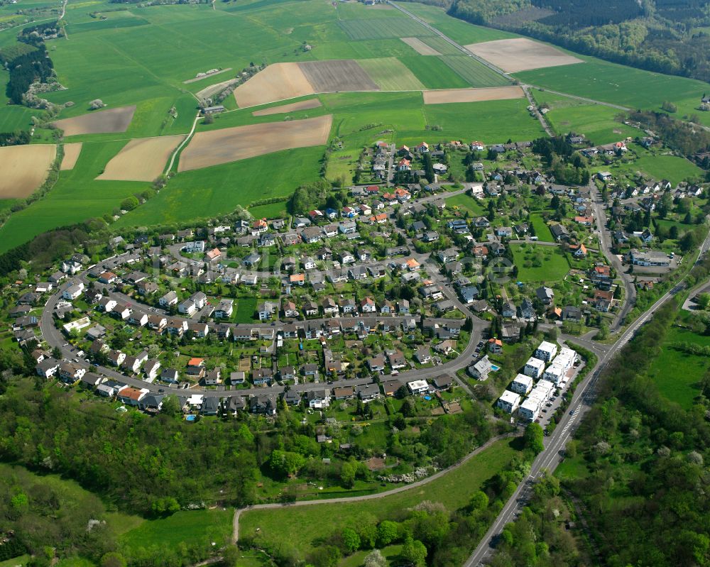 Luftaufnahme Grünberg - Dorfkern am Feldrand in Grünberg im Bundesland Hessen, Deutschland