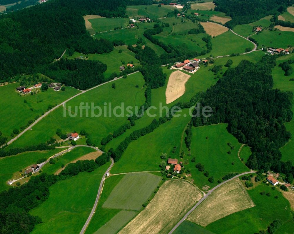 Luftaufnahme Grünbühel - Dorfkern am Feldrand in Grünbühel im Bundesland Bayern, Deutschland