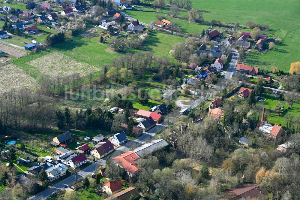 Luftbild Grüntal - Dorfkern am Feldrand in Grüntal im Bundesland Brandenburg, Deutschland