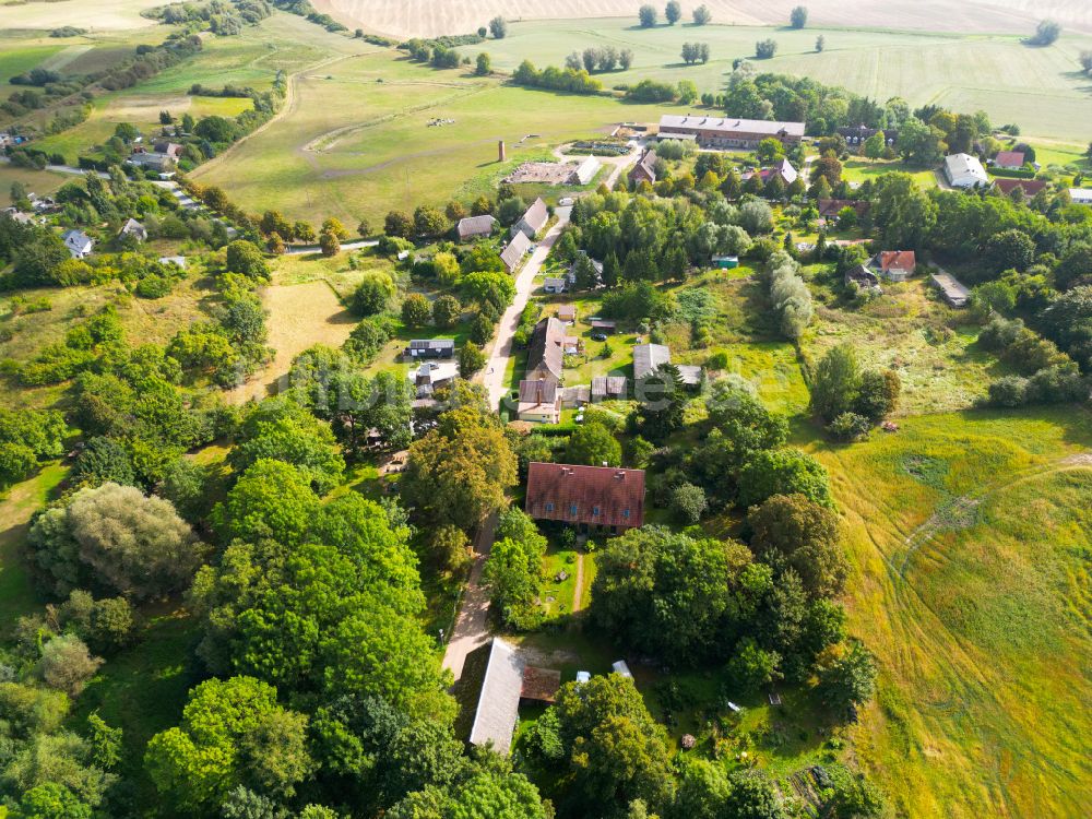 Groß Daberkow von oben - Dorfkern am Feldrand in Groß Daberkow im Bundesland Mecklenburg-Vorpommern, Deutschland