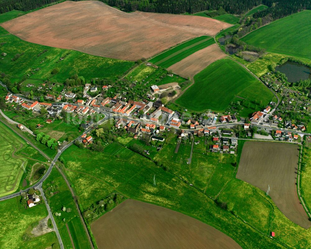 Großebersdorf von oben - Dorfkern am Feldrand in Großebersdorf im Bundesland Thüringen, Deutschland