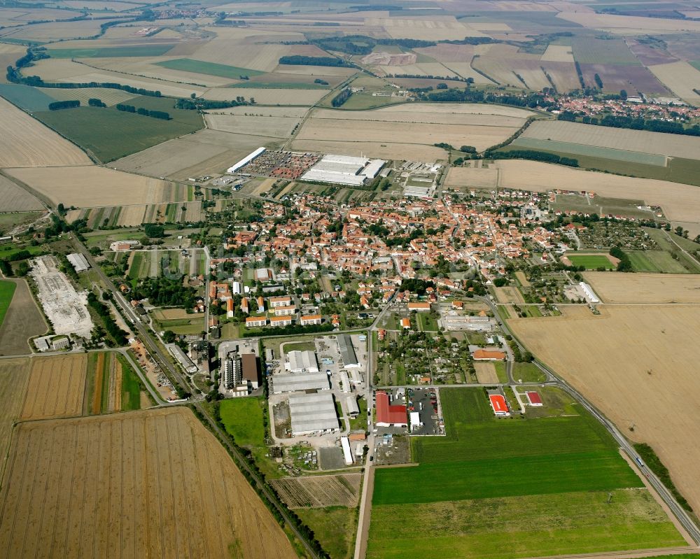 Großengottern aus der Vogelperspektive: Dorfkern am Feldrand in Großengottern im Bundesland Thüringen, Deutschland