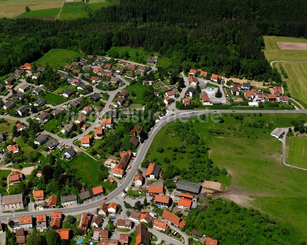 Großerlach von oben - Dorfkern am Feldrand in Großerlach im Bundesland Baden-Württemberg, Deutschland