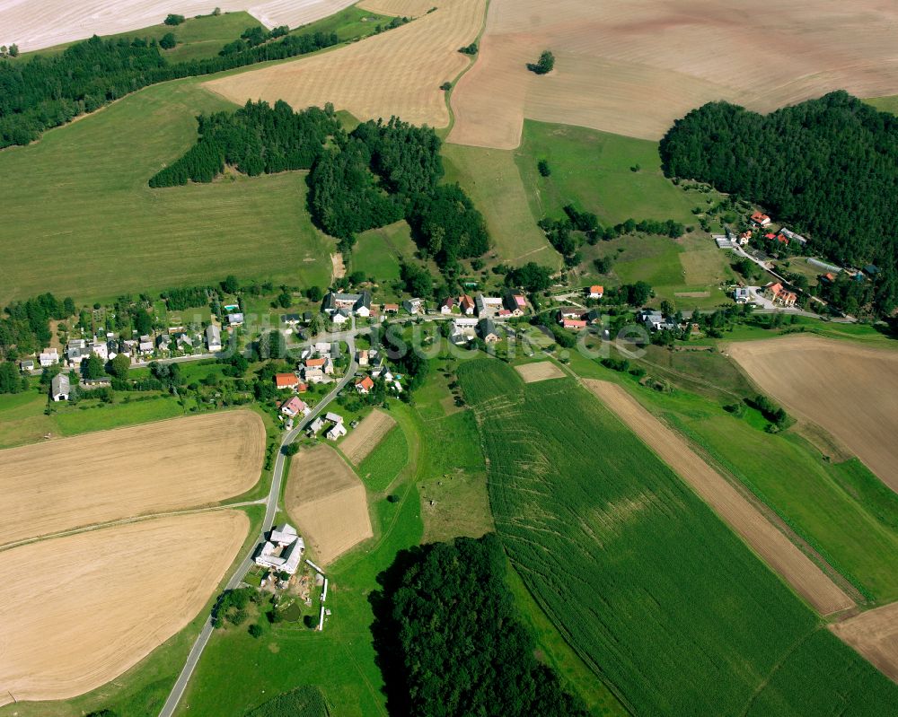 Großkundorf aus der Vogelperspektive: Dorfkern am Feldrand in Großkundorf im Bundesland Thüringen, Deutschland