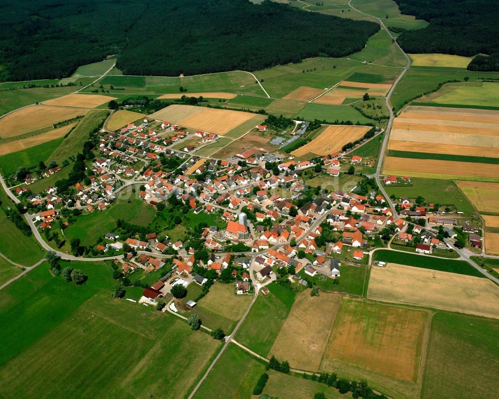 Luftbild Großlellenfeld - Dorfkern am Feldrand in Großlellenfeld im Bundesland Bayern, Deutschland