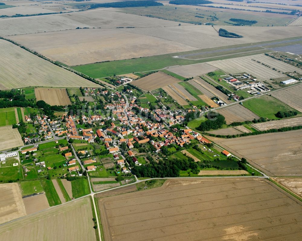 Luftbild Großmehlra - Dorfkern am Feldrand in Großmehlra im Bundesland Thüringen, Deutschland