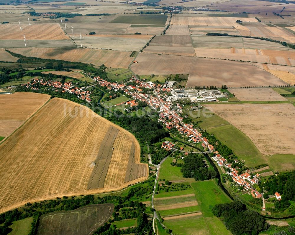 Großvargula von oben - Dorfkern am Feldrand in Großvargula im Bundesland Thüringen, Deutschland