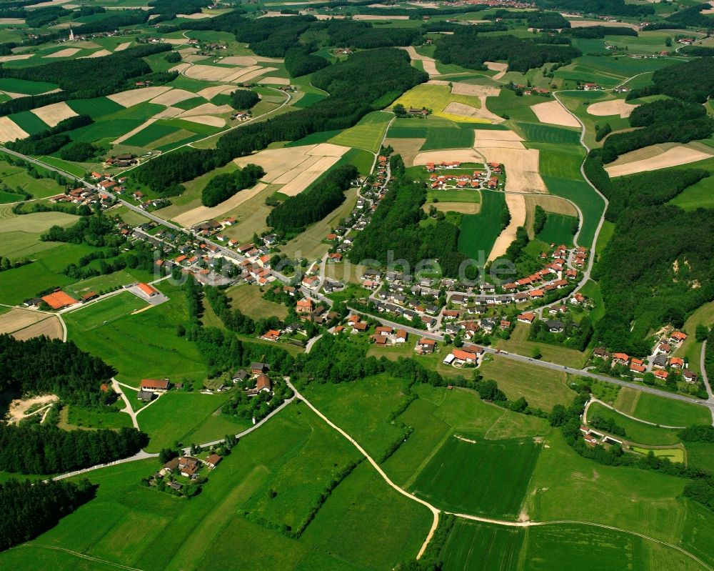 Luftbild Gumpersdorf - Dorfkern am Feldrand in Gumpersdorf im Bundesland Bayern, Deutschland