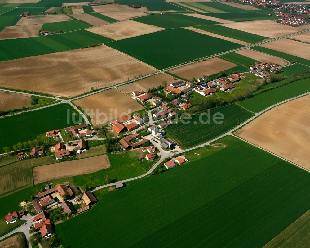 Luftaufnahme Gundhöring - Dorfkern am Feldrand in Gundhöring im Bundesland Bayern, Deutschland