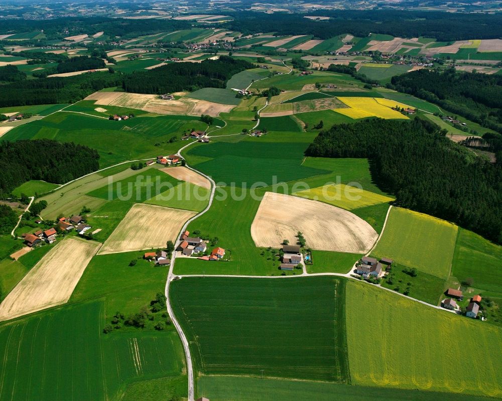 Luftaufnahme Habach - Dorfkern am Feldrand in Habach im Bundesland Bayern, Deutschland