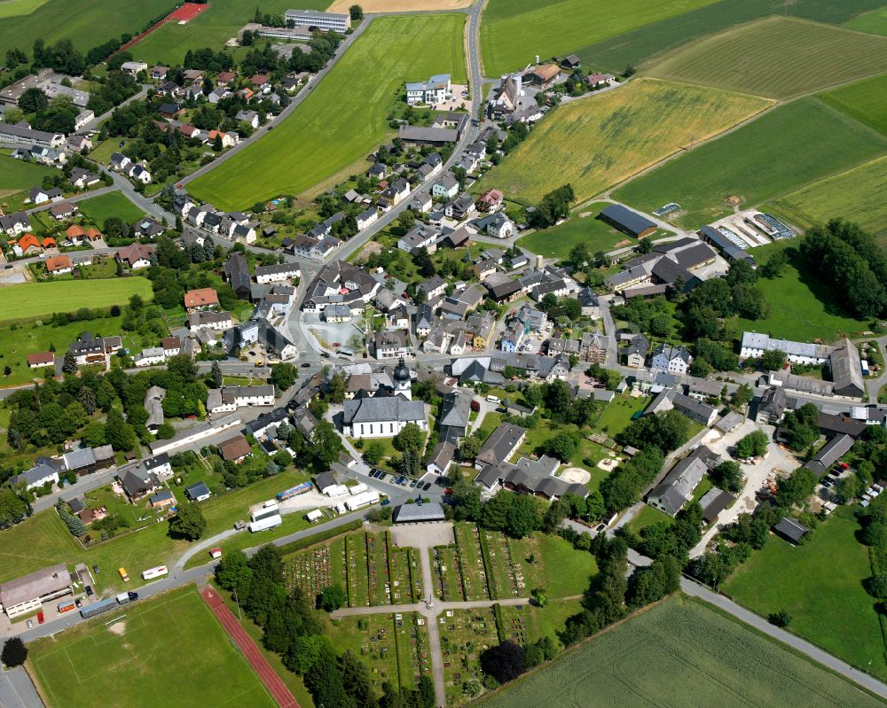 Hadermannsgrün von oben - Dorfkern am Feldrand in Hadermannsgrün im Bundesland Bayern, Deutschland