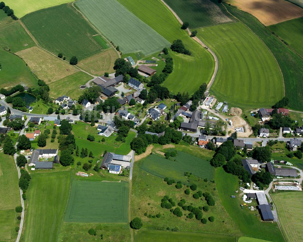 Hadermannsgrün aus der Vogelperspektive: Dorfkern am Feldrand in Hadermannsgrün im Bundesland Bayern, Deutschland