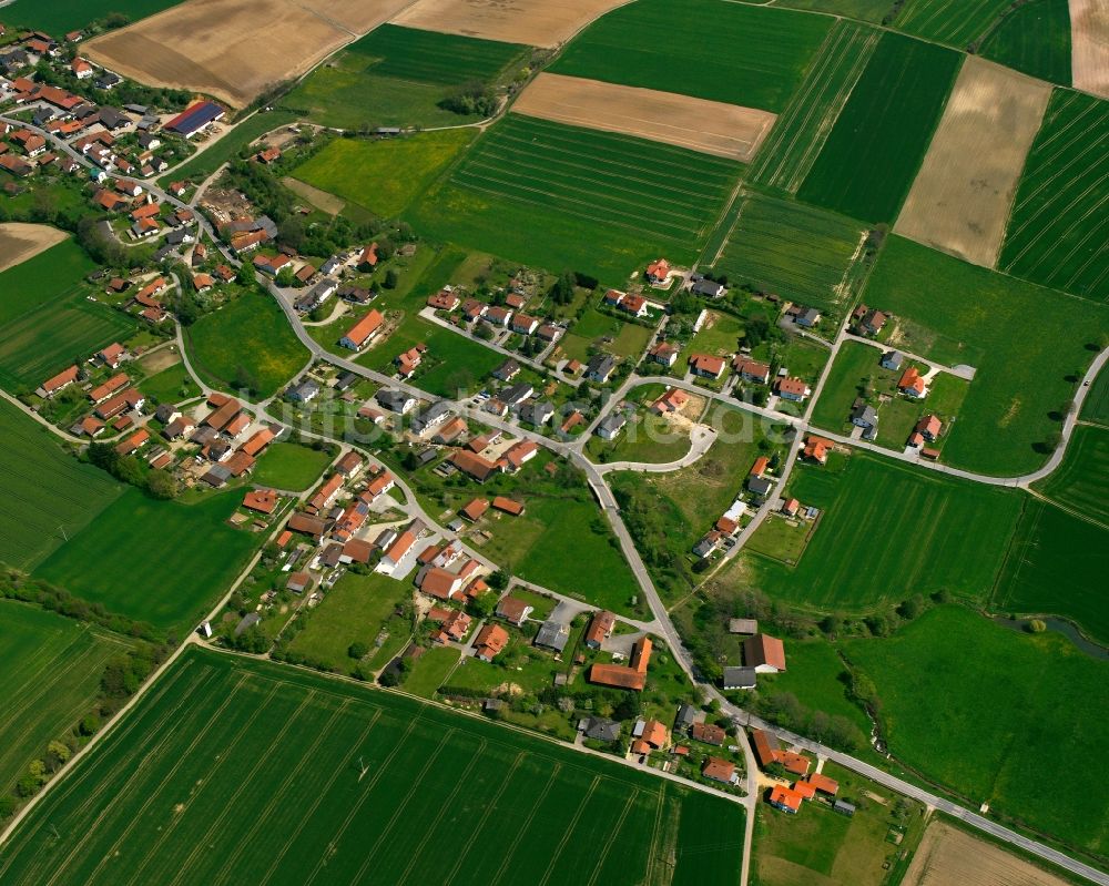 Haimelkofen von oben - Dorfkern am Feldrand in Haimelkofen im Bundesland Bayern, Deutschland