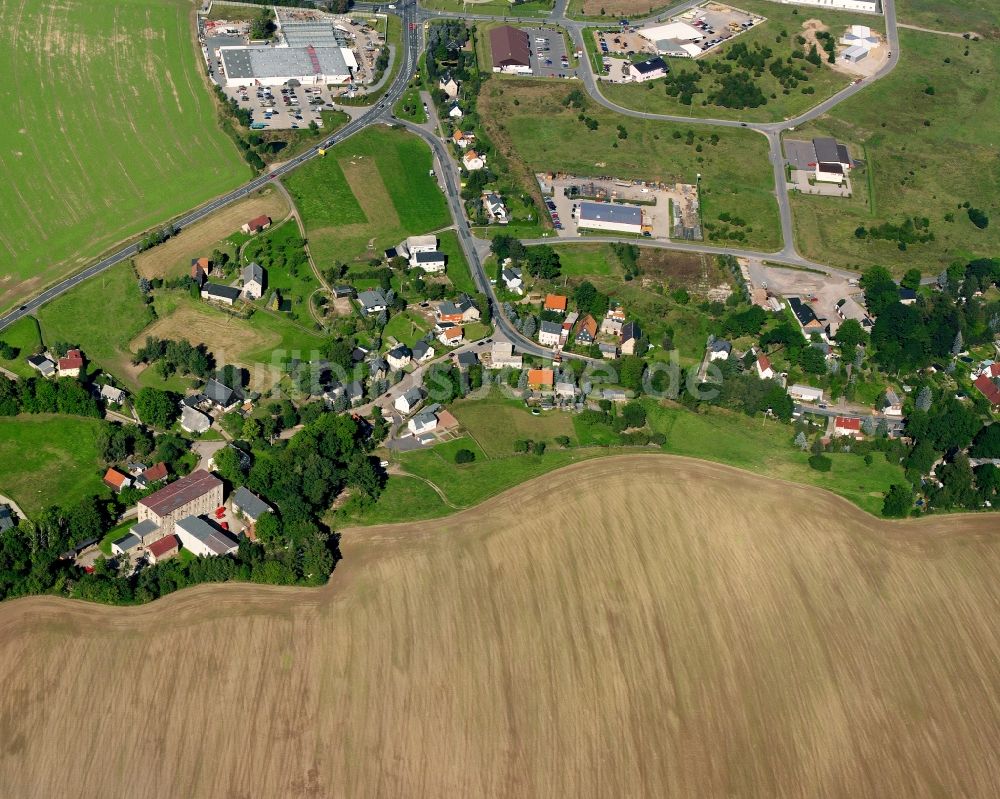 Luftbild Hainichen - Dorfkern am Feldrand in Hainichen im Bundesland Sachsen, Deutschland
