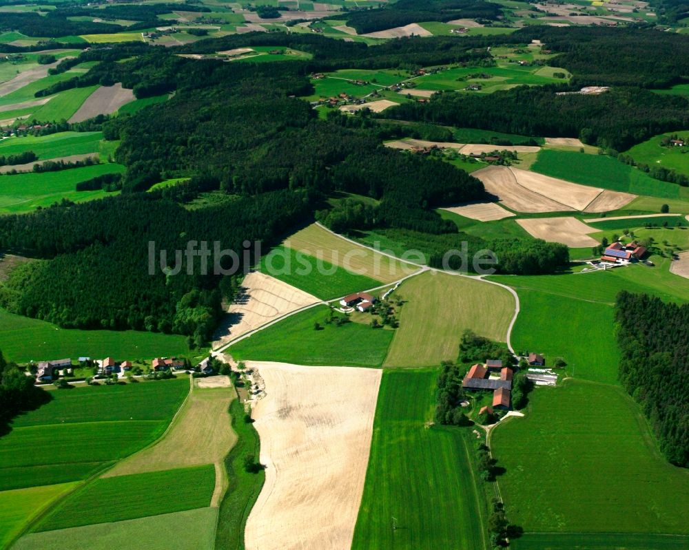 Luftbild Hainthal - Dorfkern am Feldrand in Hainthal im Bundesland Bayern, Deutschland