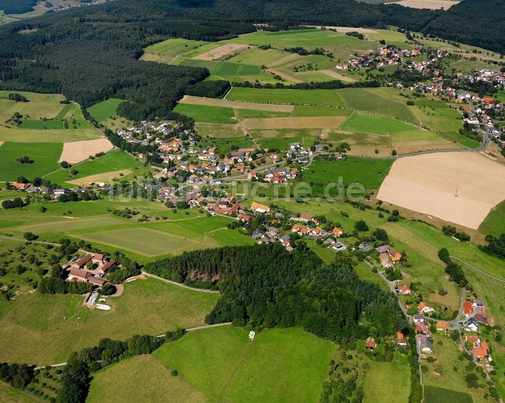 Haisterbach von oben - Dorfkern am Feldrand in Haisterbach im Bundesland Hessen, Deutschland