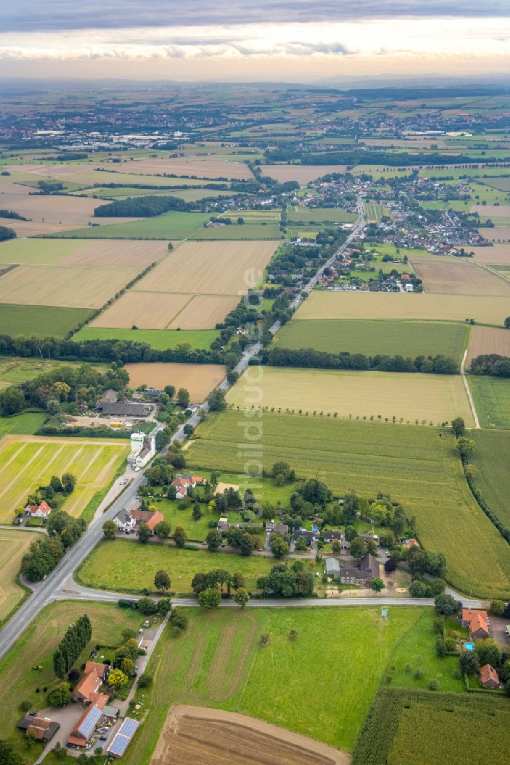 Luftbild Hamm - Dorfkern am Feldrand in Hamm im Bundesland Nordrhein-Westfalen, Deutschland