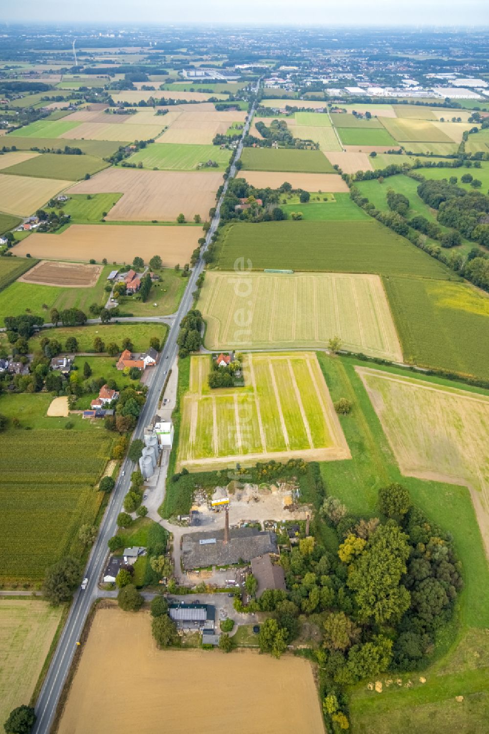 Luftaufnahme Hamm - Dorfkern am Feldrand in Hamm im Bundesland Nordrhein-Westfalen, Deutschland