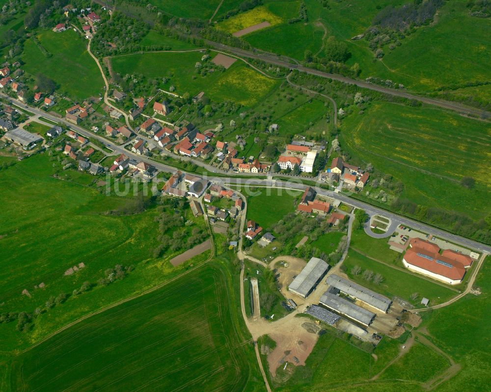 Luftbild Harpersdorf - Dorfkern am Feldrand in Harpersdorf im Bundesland Thüringen, Deutschland