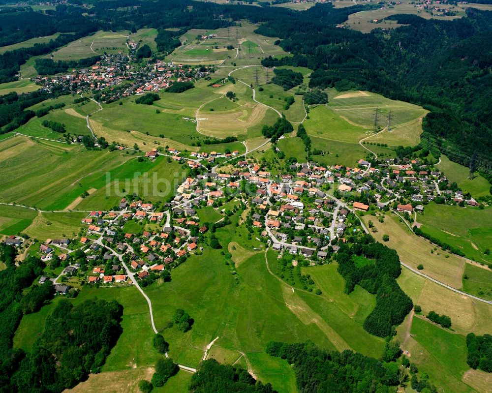 Harpolingen aus der Vogelperspektive: Dorfkern am Feldrand in Harpolingen im Bundesland Baden-Württemberg, Deutschland