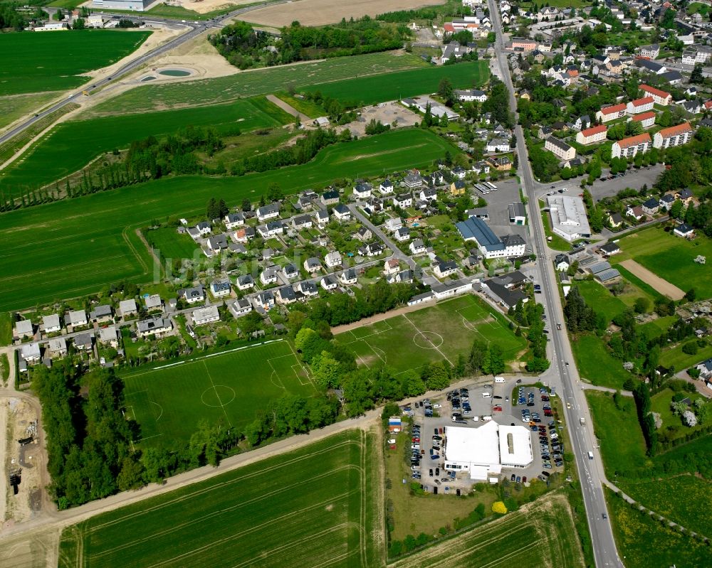 Hartmannsdorf von oben - Dorfkern am Feldrand in Hartmannsdorf im Bundesland Sachsen, Deutschland