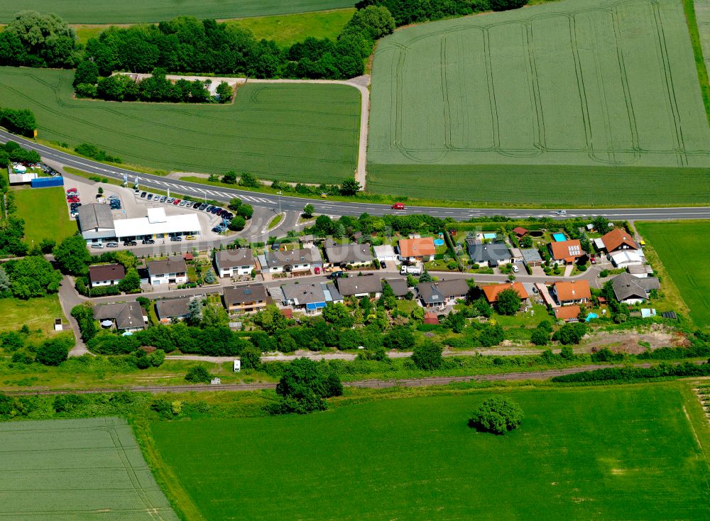 Harxheim aus der Vogelperspektive: Dorfkern am Feldrand in Harxheim im Bundesland Rheinland-Pfalz, Deutschland