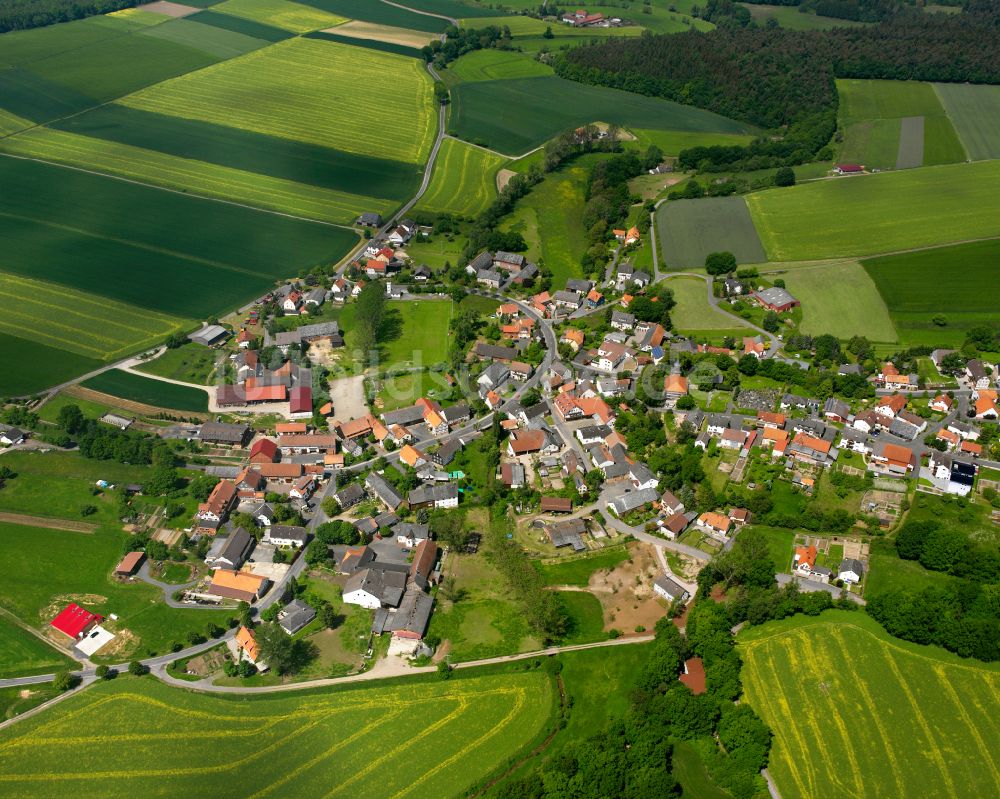 Hattendorf von oben - Dorfkern am Feldrand in Hattendorf im Bundesland Hessen, Deutschland