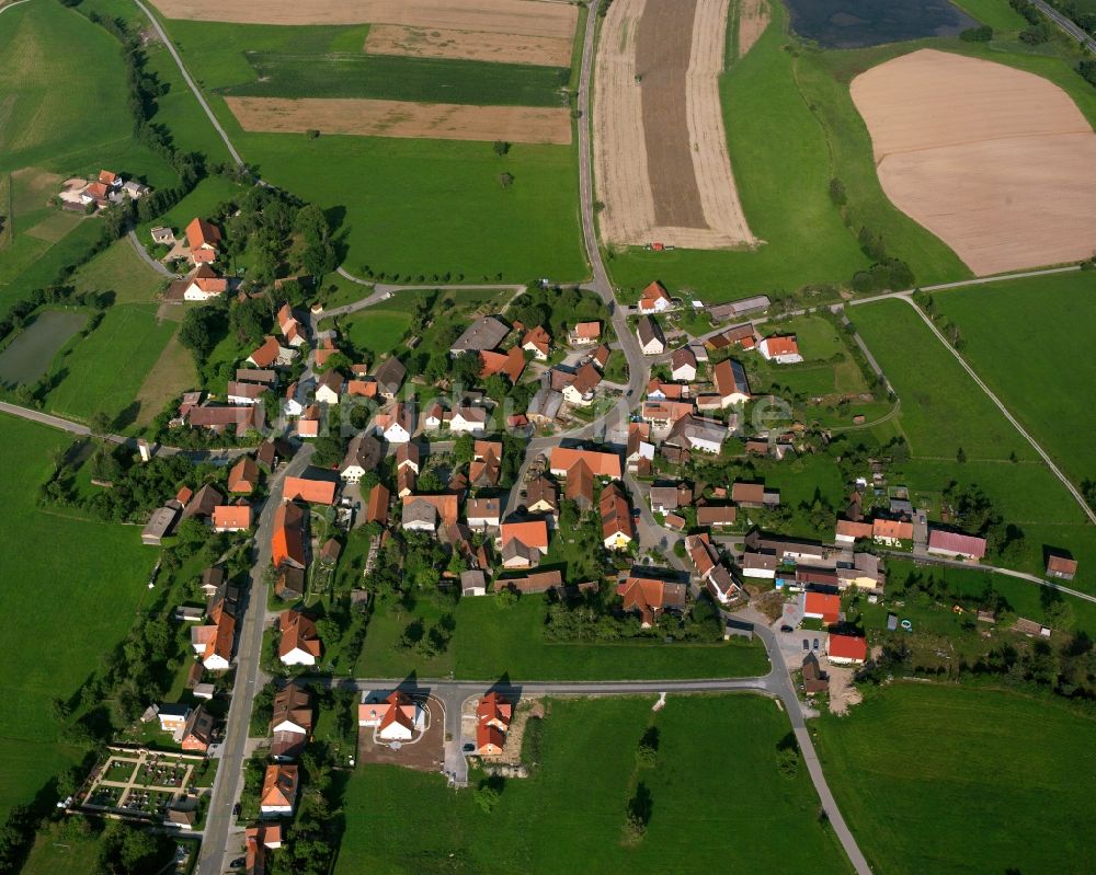 Luftaufnahme Haundorf - Dorfkern am Feldrand in Haundorf im Bundesland Bayern, Deutschland