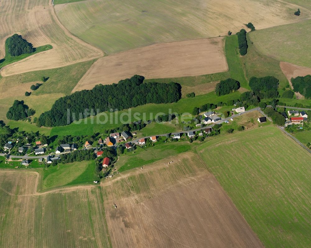 Luftaufnahme Hausdorf - Dorfkern am Feldrand in Hausdorf im Bundesland Sachsen, Deutschland