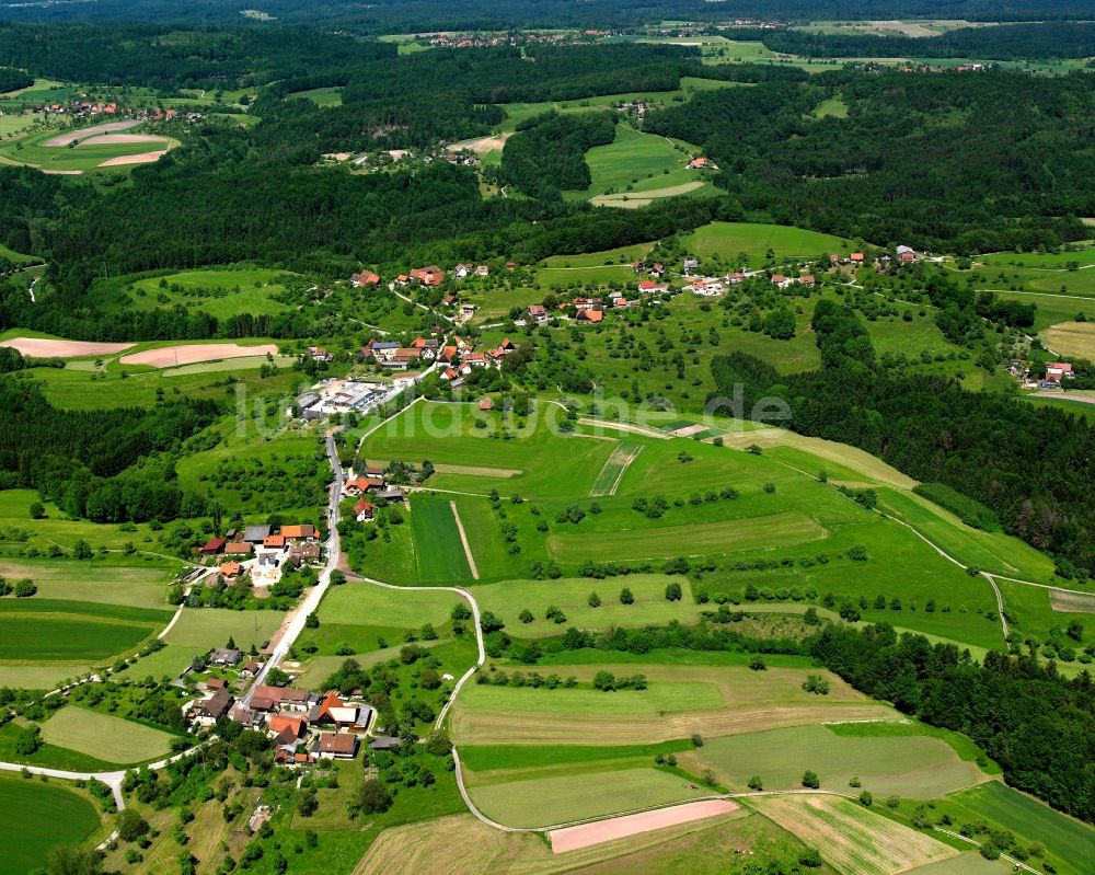 Luftaufnahme Hausen - Dorfkern am Feldrand in Hausen im Bundesland Baden-Württemberg, Deutschland