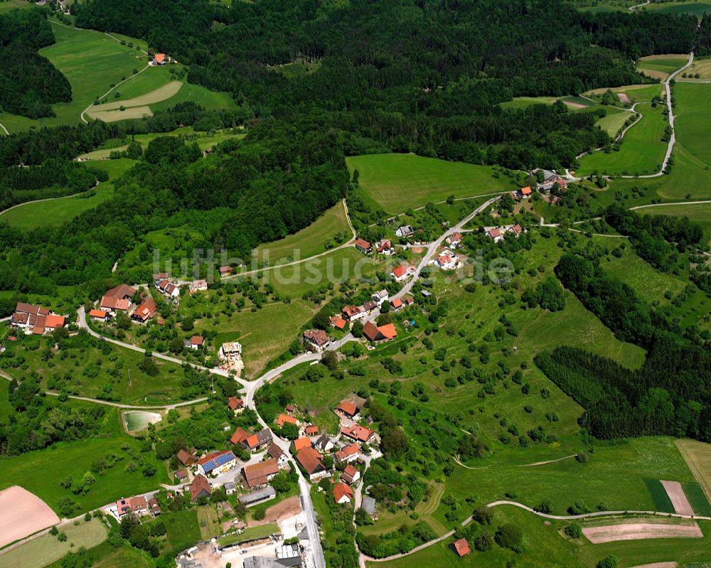 Luftaufnahme Hausen - Dorfkern am Feldrand in Hausen im Bundesland Baden-Württemberg, Deutschland