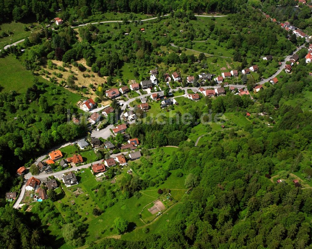 Hausen von oben - Dorfkern am Feldrand in Hausen im Bundesland Baden-Württemberg, Deutschland