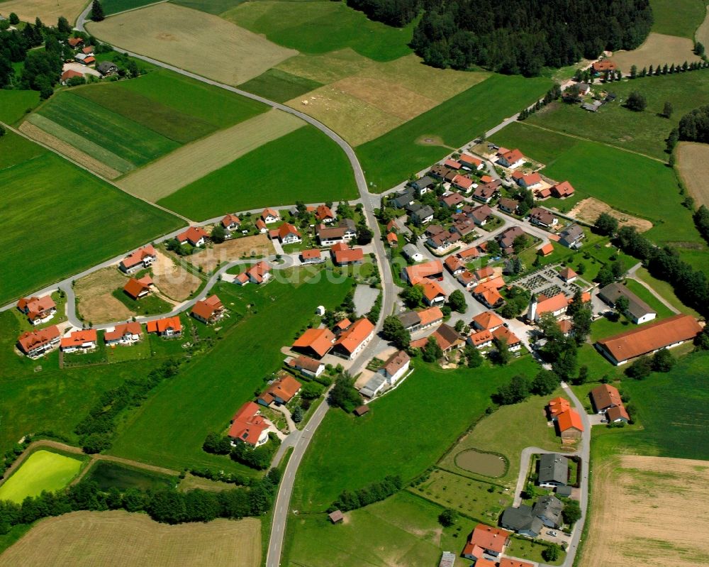 Luftaufnahme Heilbrunn - Dorfkern am Feldrand in Heilbrunn im Bundesland Bayern, Deutschland