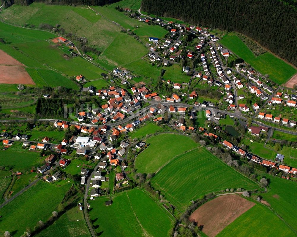 Luftaufnahme Herfa - Dorfkern am Feldrand in Herfa im Bundesland Hessen, Deutschland