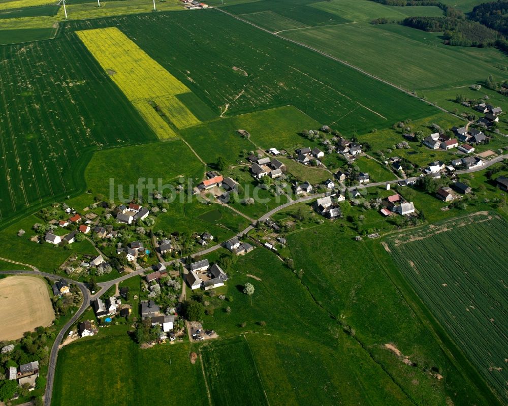 Luftaufnahme Hermsdorf - Dorfkern am Feldrand in Hermsdorf im Bundesland Sachsen, Deutschland