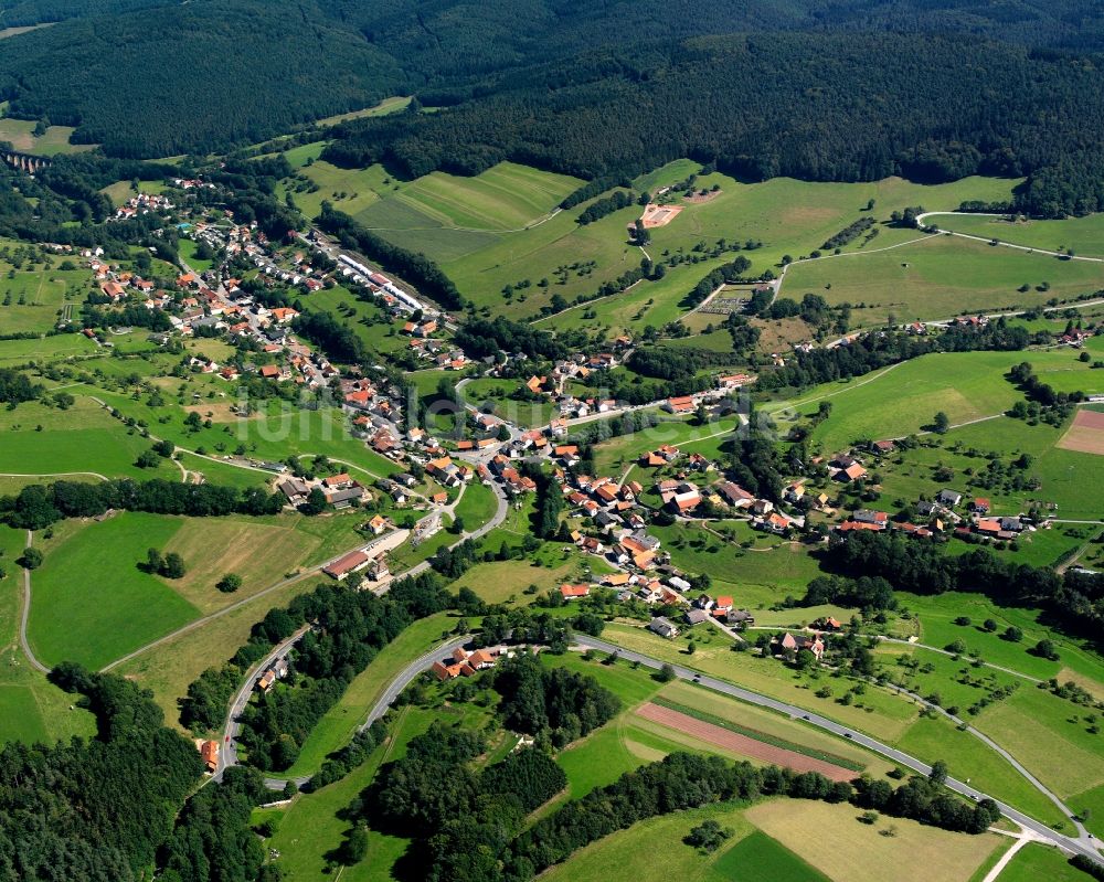 Luftaufnahme Hetzbach - Dorfkern am Feldrand in Hetzbach im Bundesland Hessen, Deutschland