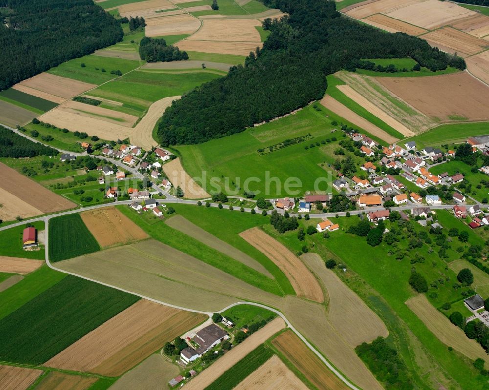 Heudorf von oben - Dorfkern am Feldrand in Heudorf im Bundesland Baden-Württemberg, Deutschland