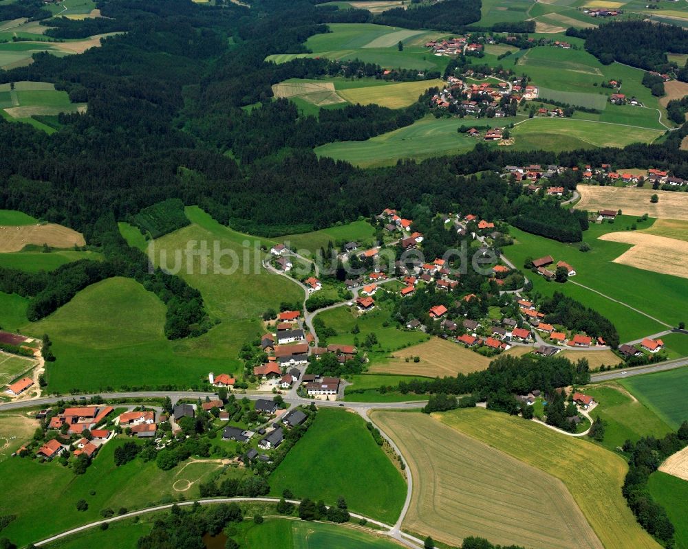 Luftbild Höfling - Dorfkern am Feldrand in Höfling im Bundesland Bayern, Deutschland