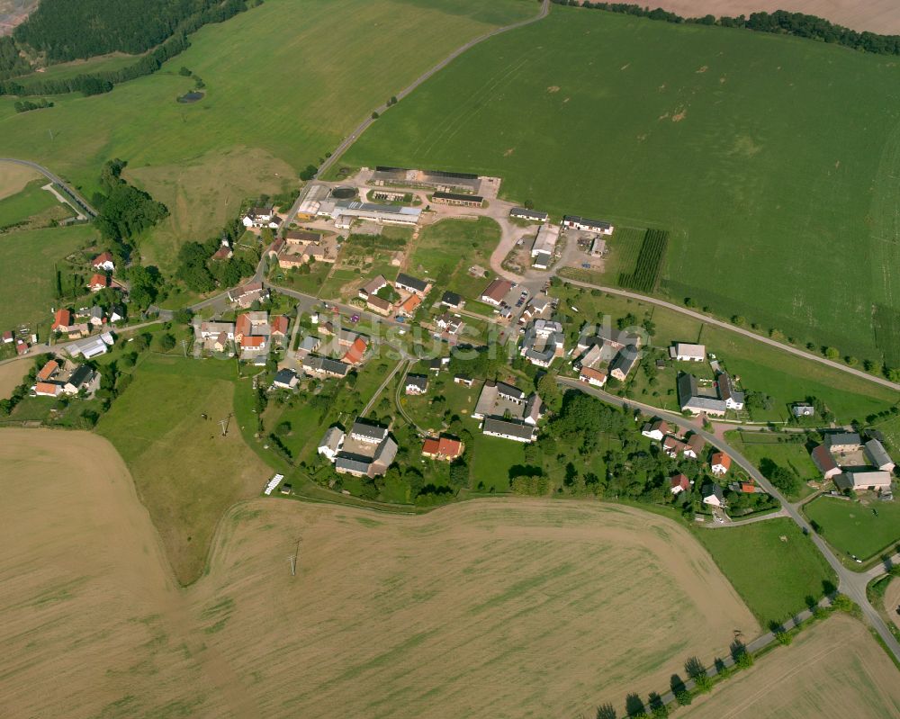 Hilbersdorf von oben - Dorfkern am Feldrand in Hilbersdorf im Bundesland Thüringen, Deutschland