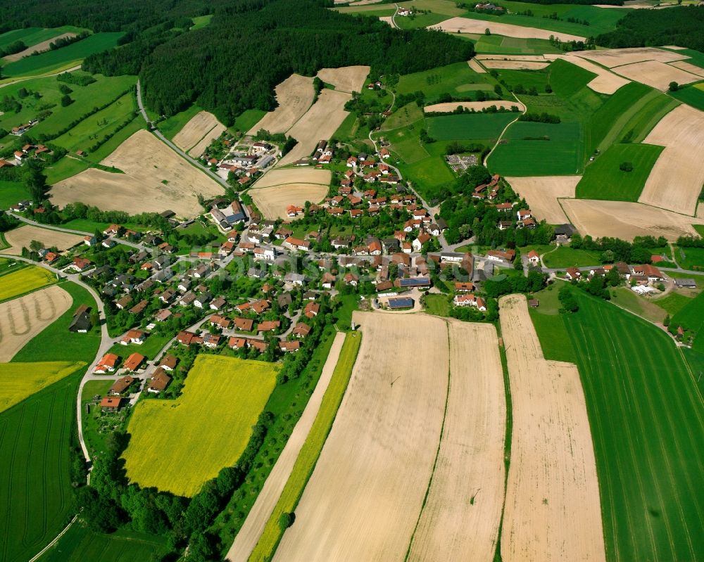 Luftbild Hirschbach - Dorfkern am Feldrand in Hirschbach im Bundesland Bayern, Deutschland