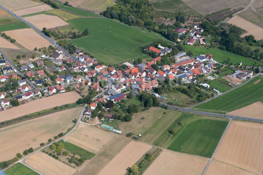 Luftaufnahme Höllrich - Dorfkern am Feldrand in Höllrich im Bundesland Bayern, Deutschland