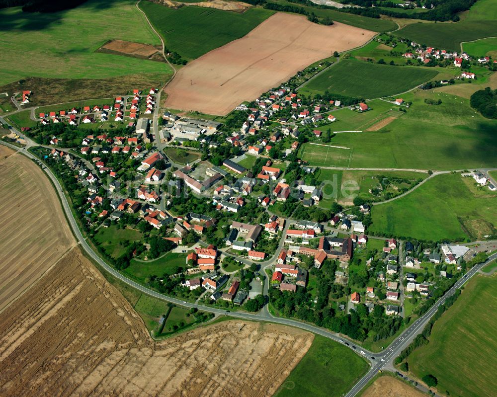 Luftbild Hohenölsen - Dorfkern am Feldrand in Hohenölsen im Bundesland Thüringen, Deutschland